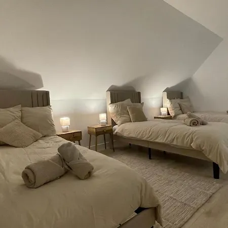 Semesterbostad Family House With Garden, 10 Min From The Center Of Rouen