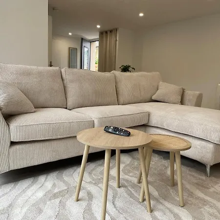 Family House With Garden, 10 Min From The Center Of Rouen Semesterbostad Bois-Guillaume