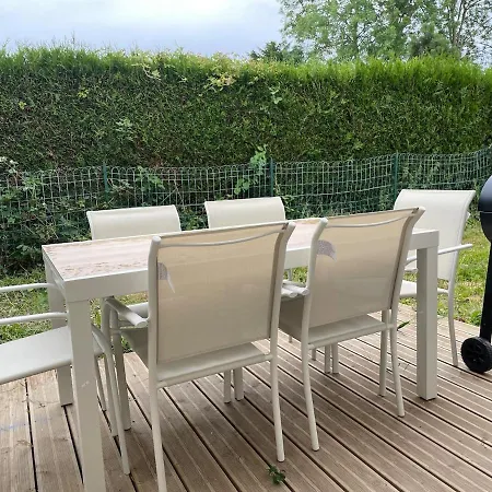 Family House With Garden, 10 Min From The Center Of Rouen Semesterbostad Bois-Guillaume