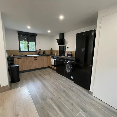 Family House With Garden, 10 Min From The Center Of Rouen *